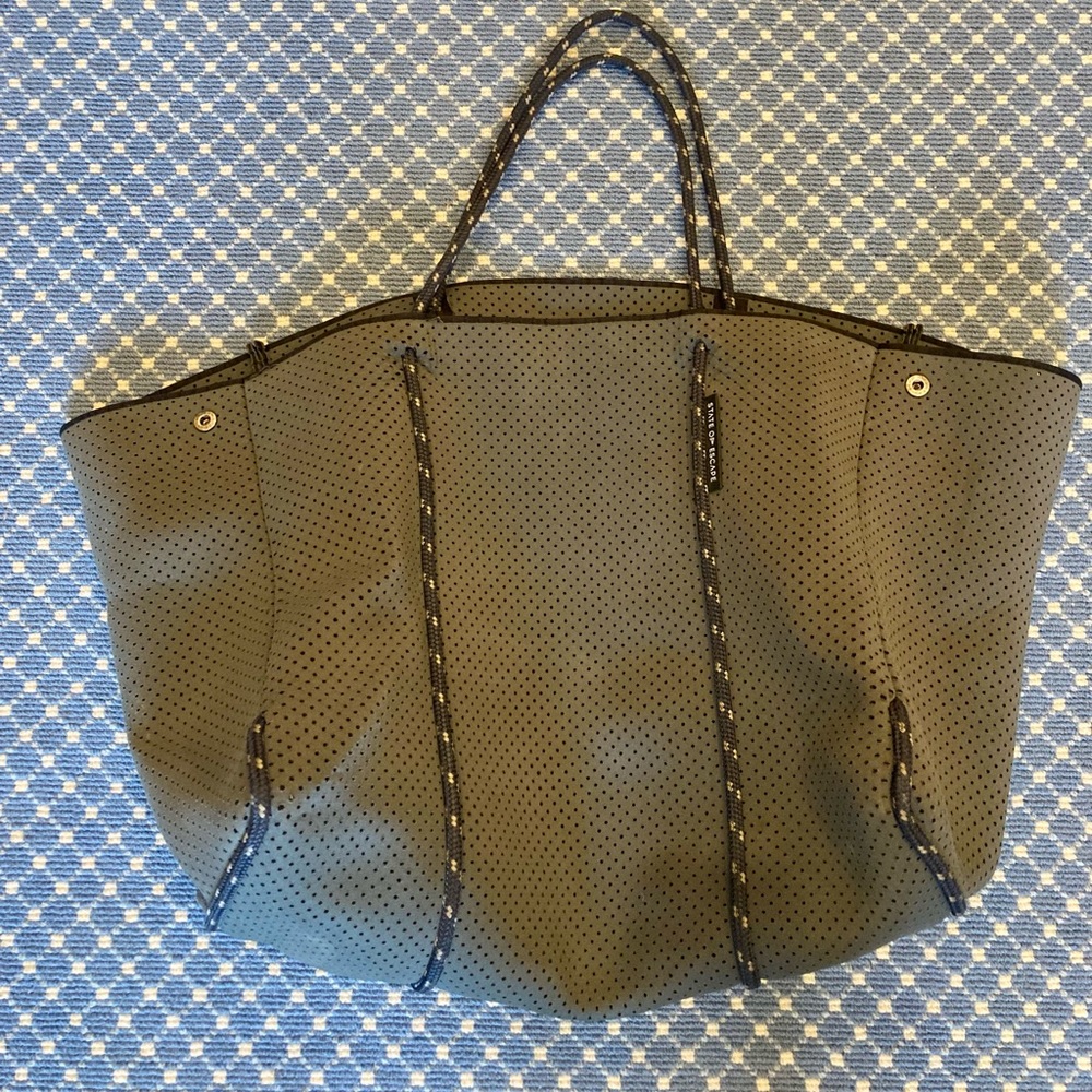 State of Escape Tote in Pewter